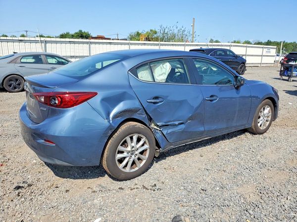 2015 MAZDA 3
