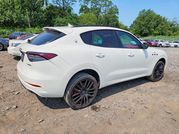 2022 MASERATI LEVANTE BASE/GT