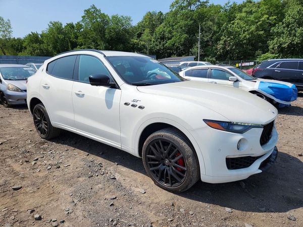 2022 MASERATI LEVANTE BASE/GT