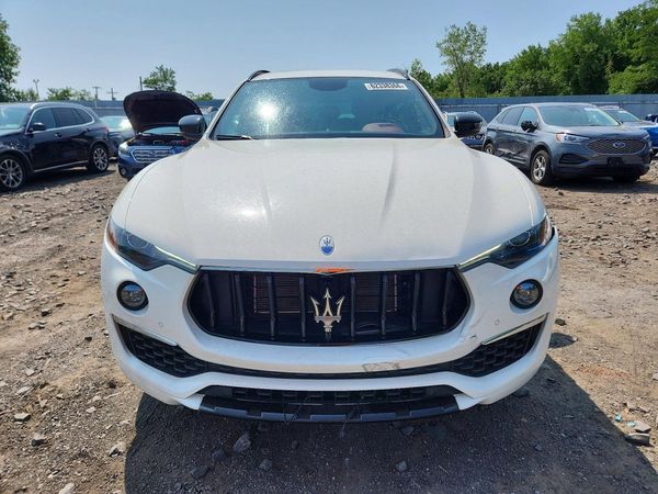 2022 MASERATI LEVANTE BASE/GT