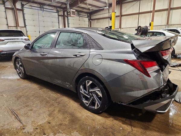 2025 HYUNDAI ELANTRA