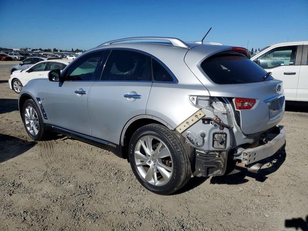 2016 INFINITI QX70