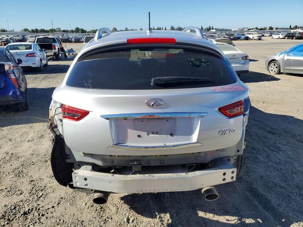 2016 INFINITI QX70