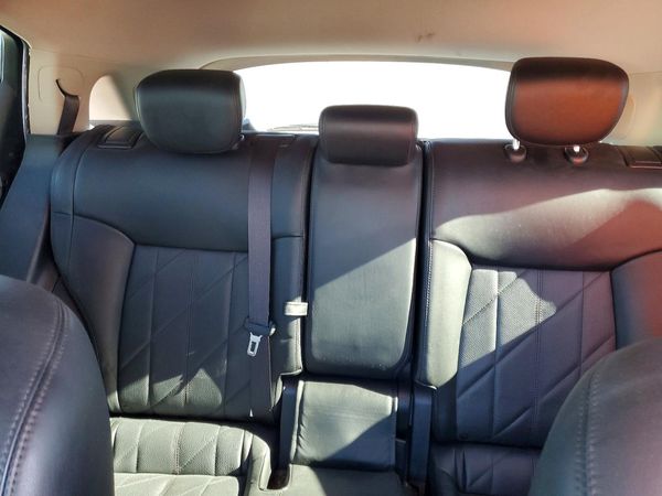 2016 INFINITI QX70