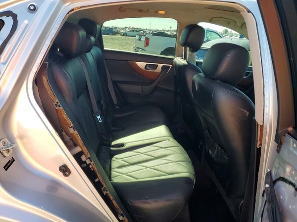 2016 INFINITI QX70