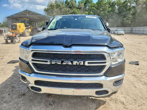 2019 RAM 1500 TRADESMAN CREW CAB 4X2