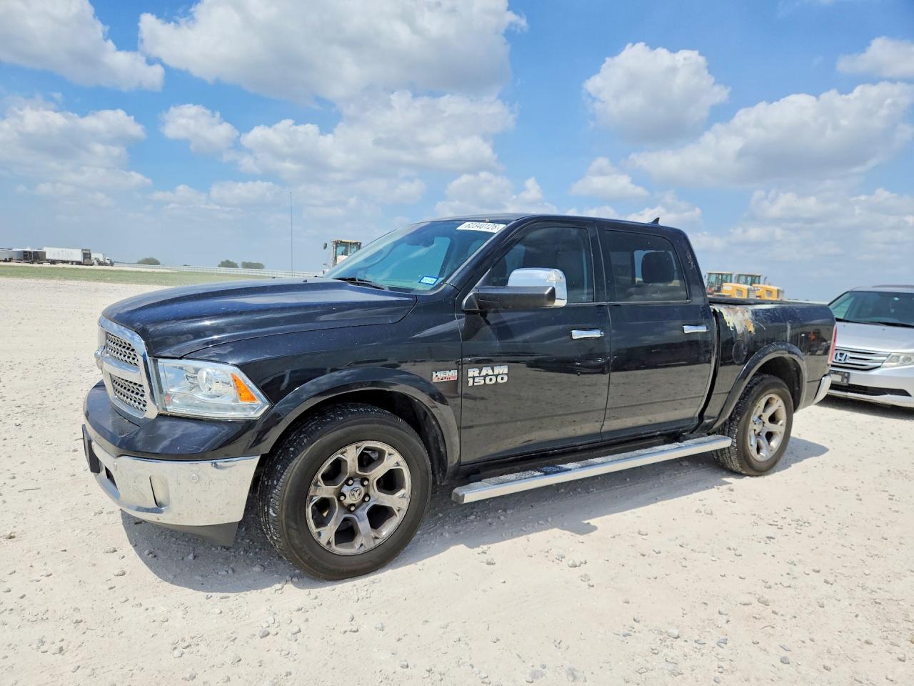 2016 RAM 1500 LARAMIE CREW CAB 4X4
