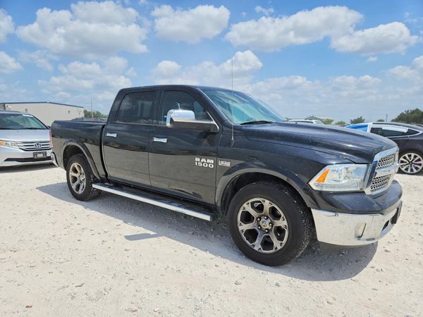 2016 RAM 1500 LARAMIE CREW CAB 4X4