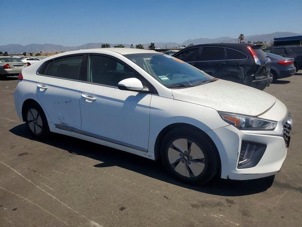 2022 HYUNDAI IONIQ SE