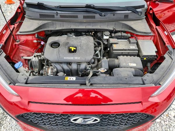 2021 HYUNDAI KONA SE