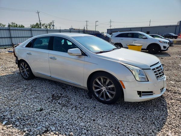 2013 CADILLAC XTS Luxury