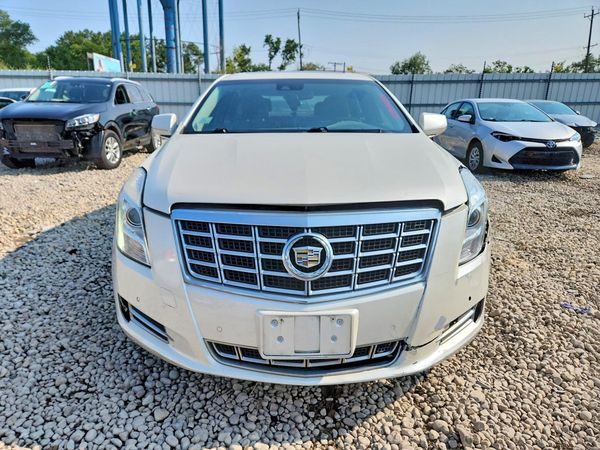 2013 CADILLAC XTS Luxury