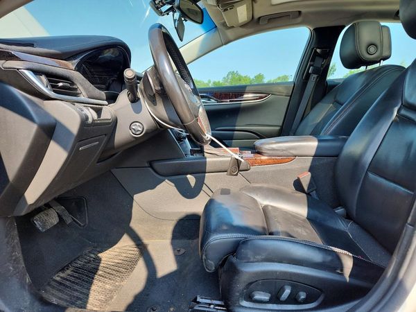 2013 CADILLAC XTS Luxury