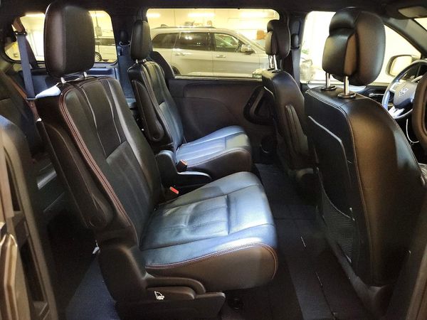 2017 DODGE GRAND CARAVAN GT