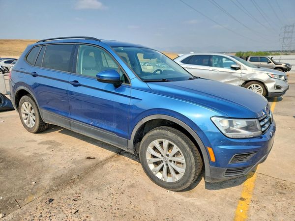 2020 VOLKSWAGEN TIGUAN 4Motion S — Passenger 3/4