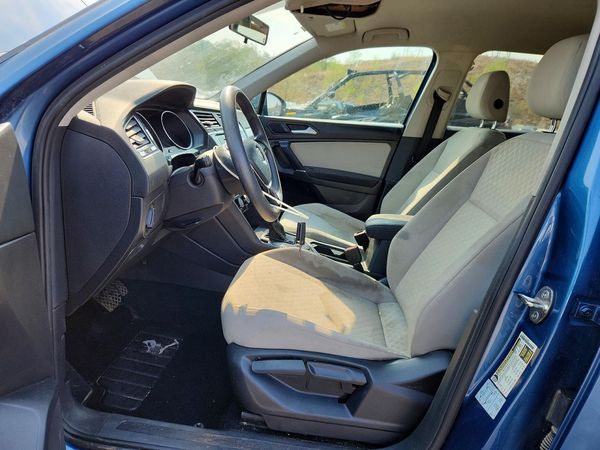 2020 VOLKSWAGEN TIGUAN 4Motion S — DENT