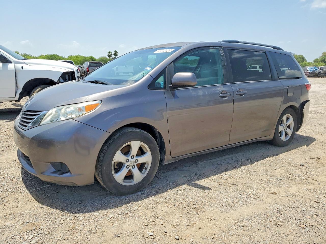 2015 TOYOTA SIENNA