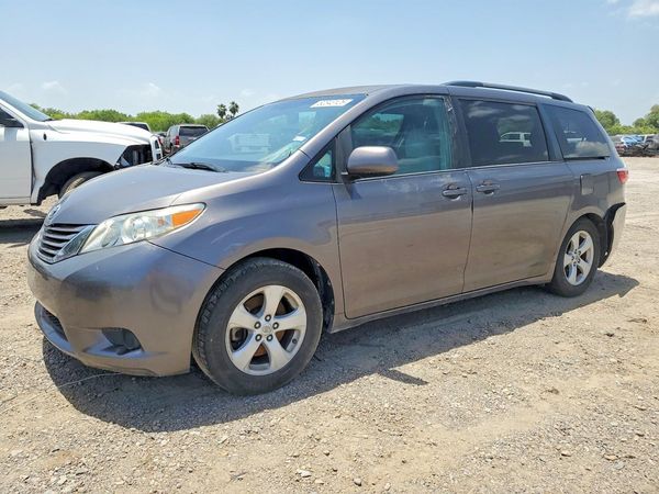 2015 TOYOTA SIENNA