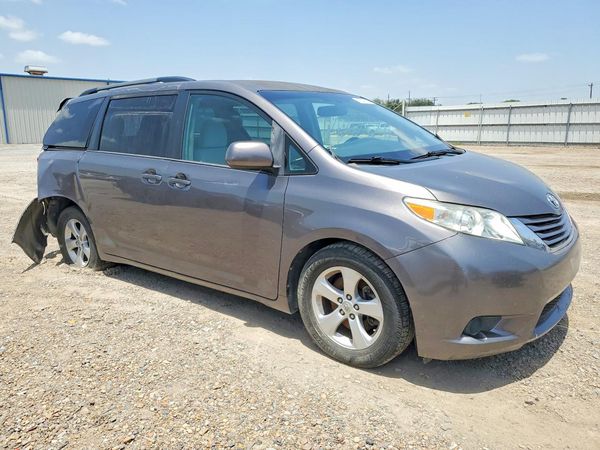 2015 TOYOTA SIENNA