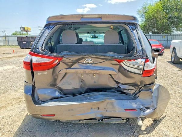 2015 TOYOTA SIENNA