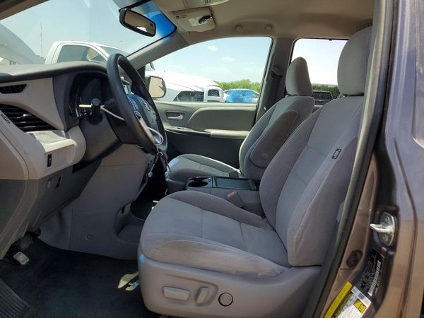 2015 TOYOTA SIENNA