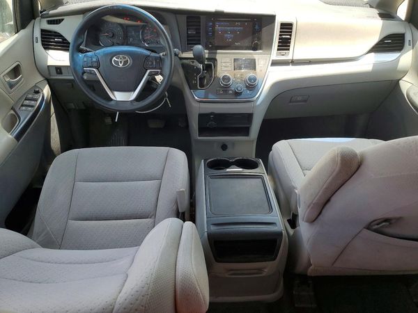 2015 TOYOTA SIENNA