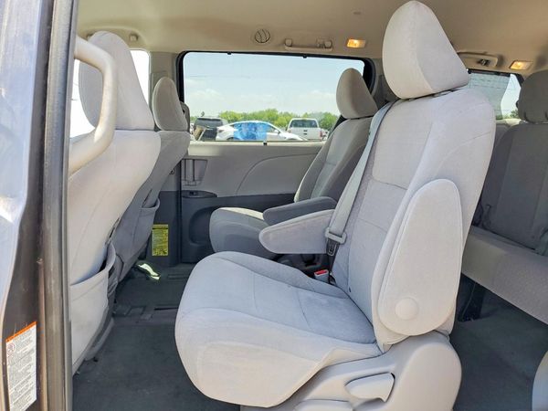 2015 TOYOTA SIENNA