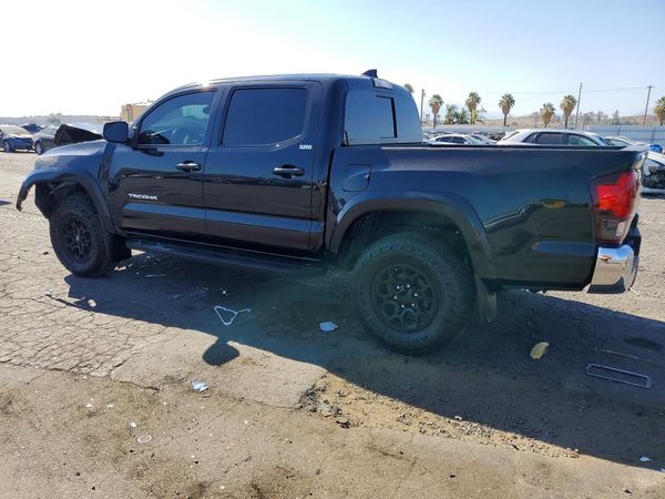 2022 TOYOTA TACOMA SR5