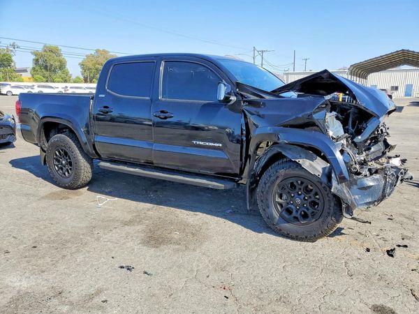 2022 TOYOTA TACOMA SR5