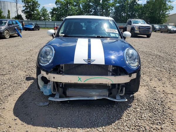 2016 MINI COOPER