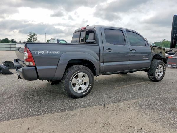 2015 TOYOTA TACOMA Delux Grade
