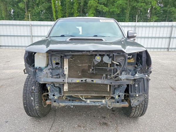 2015 TOYOTA TACOMA Delux Grade