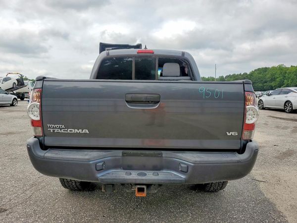 2015 TOYOTA TACOMA Delux Grade