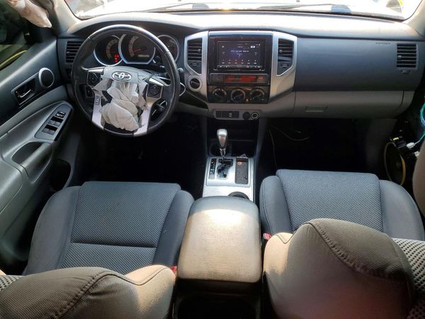 2015 TOYOTA TACOMA Delux Grade