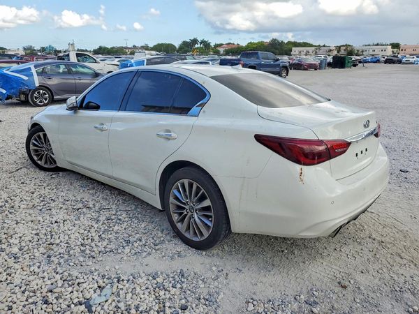 2021 INFINITI Q50 LUXE