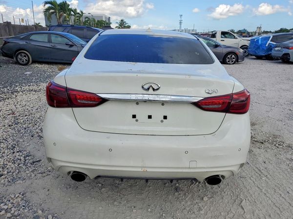 2021 INFINITI Q50 LUXE