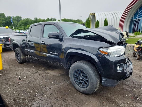 2022 TOYOTA TACOMA SR5