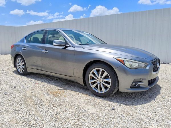 2017 INFINITI Q50
