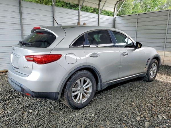 2017 INFINITI QX70