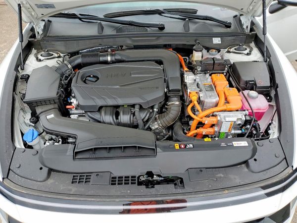 2026 HYUNDAI SONATA Blue — Engine bay