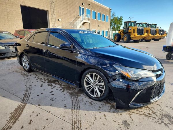 2016 TOYOTA CAMRY