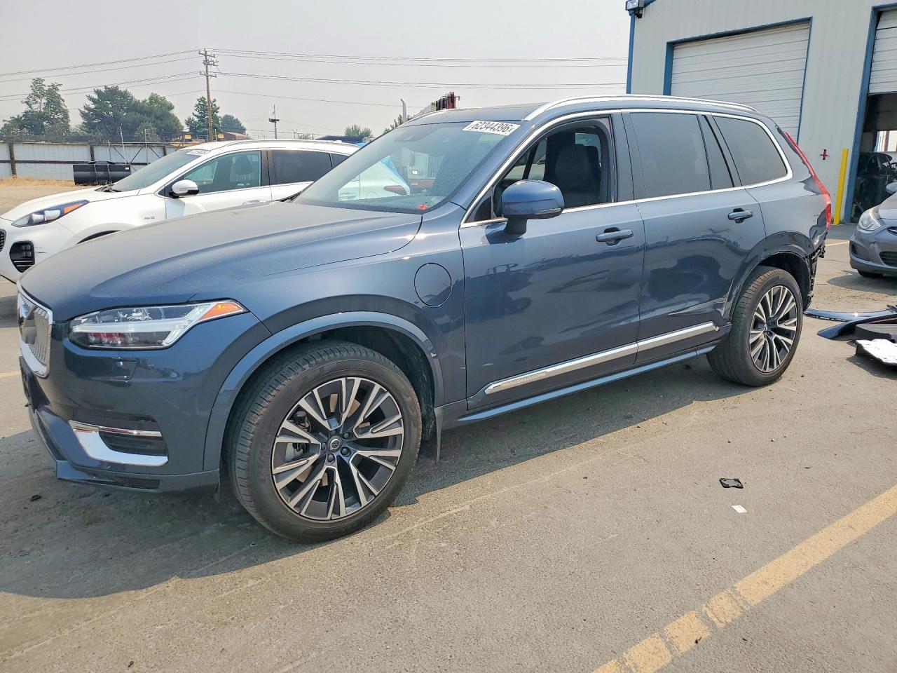 2022 VOLVO XC90