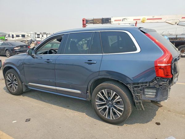 2022 VOLVO XC90
