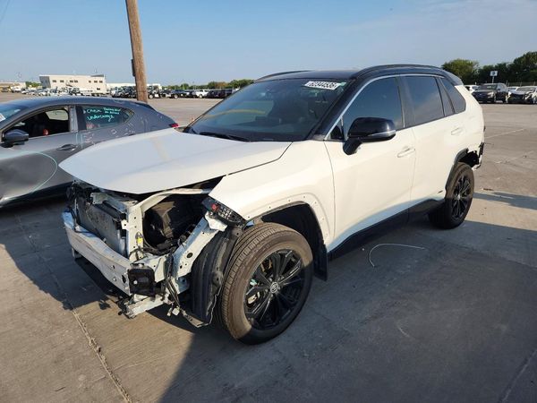 2024 TOYOTA RAV4 XSE