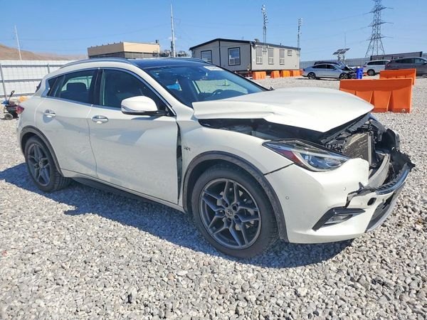 2017 INFINITI QX30
