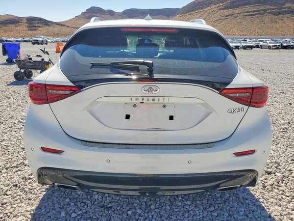 2017 INFINITI QX30