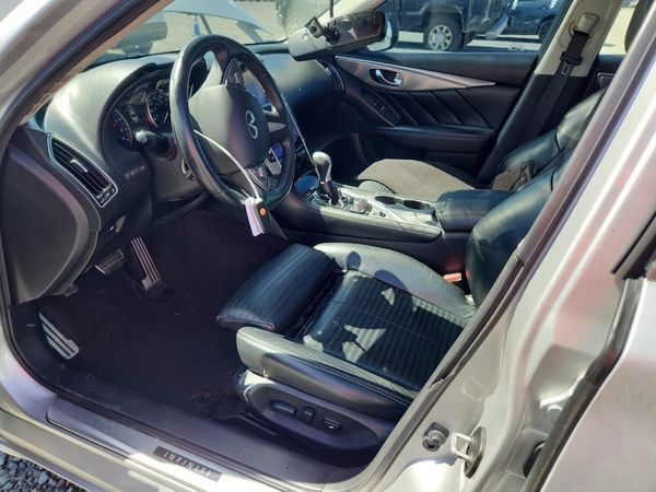 2015 INFINITI Q50