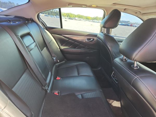 2015 INFINITI Q50