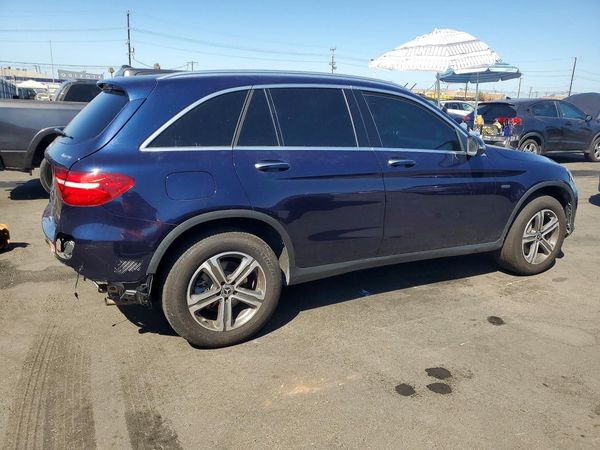 2019 MERCEDES-BENZ GLC