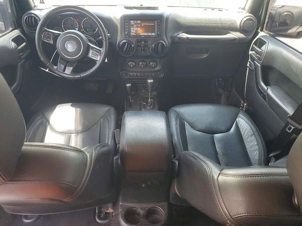 2017 JEEP WRANGLER UNLIMITED SAHARA 4X4